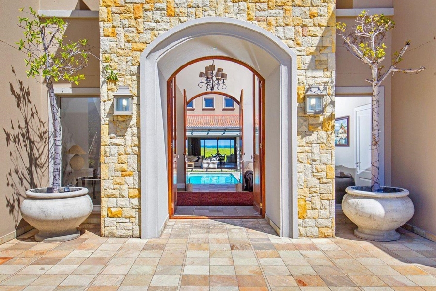 6 Bedroom Property for Sale in Myoli Beach Western Cape